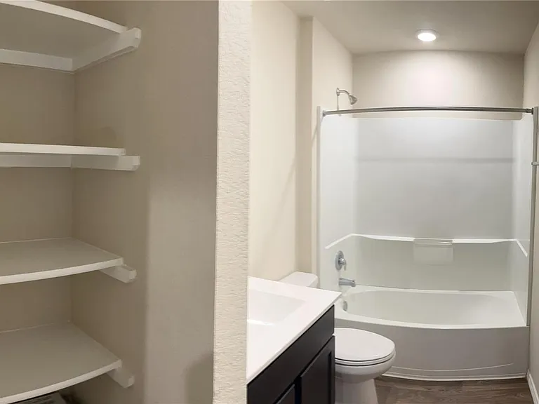 312 Comal Dr — Photo 34