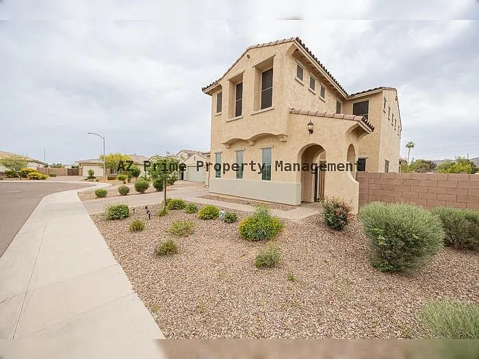 11777 S 51st Dr — Photo 3