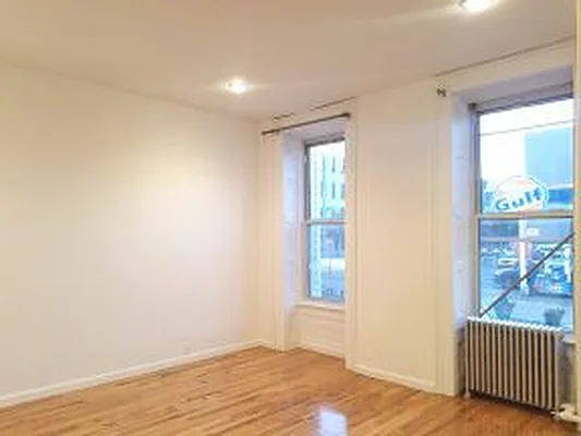 Rented by MCR Realty | media 21