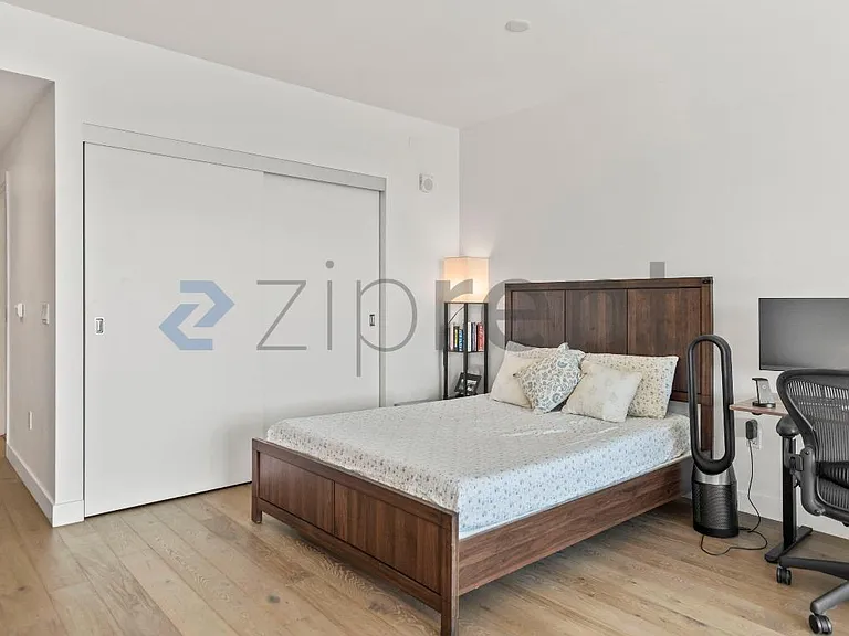 188 W Saint James St #10710 — Photo 13