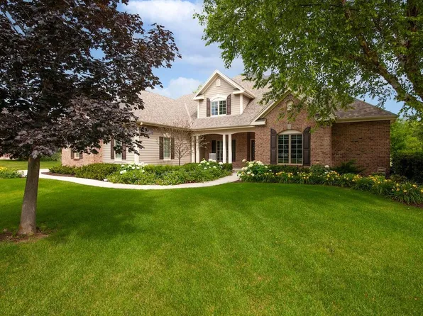 1240 Four Winds WAY, Hartland, WI 53029