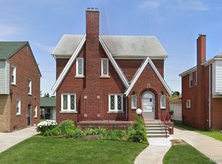 8268 Sorrento St, Detroit, MI 48228