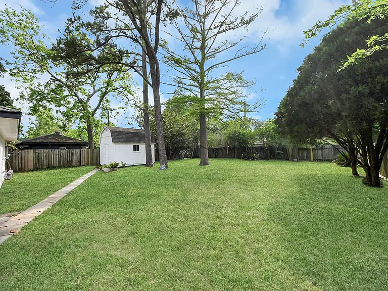 2407 Crestdale Dr — Photo 38
