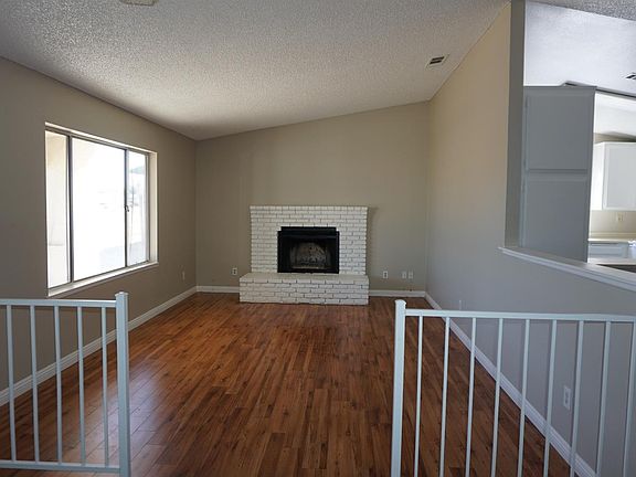 4th image of 3860 Capella Dr