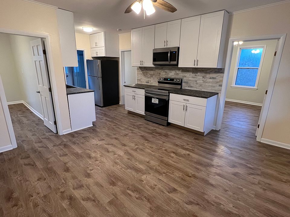 1st image of 66 Wall St #3