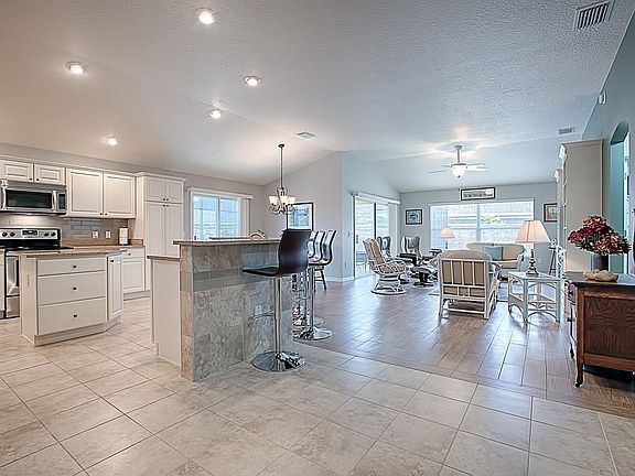 5th image of 1763 Waterbury Pl