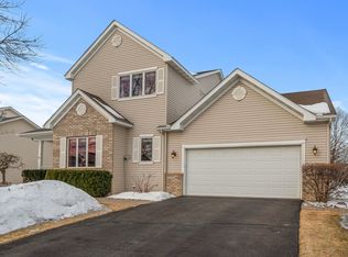 1898 Cardinal Dr, Shakopee, MN 55379