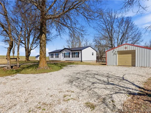 1464 N Oak St, Eldon, MO 65026