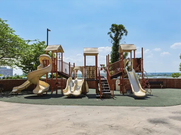 1705 Harmon Cove Tower image 36 of 49