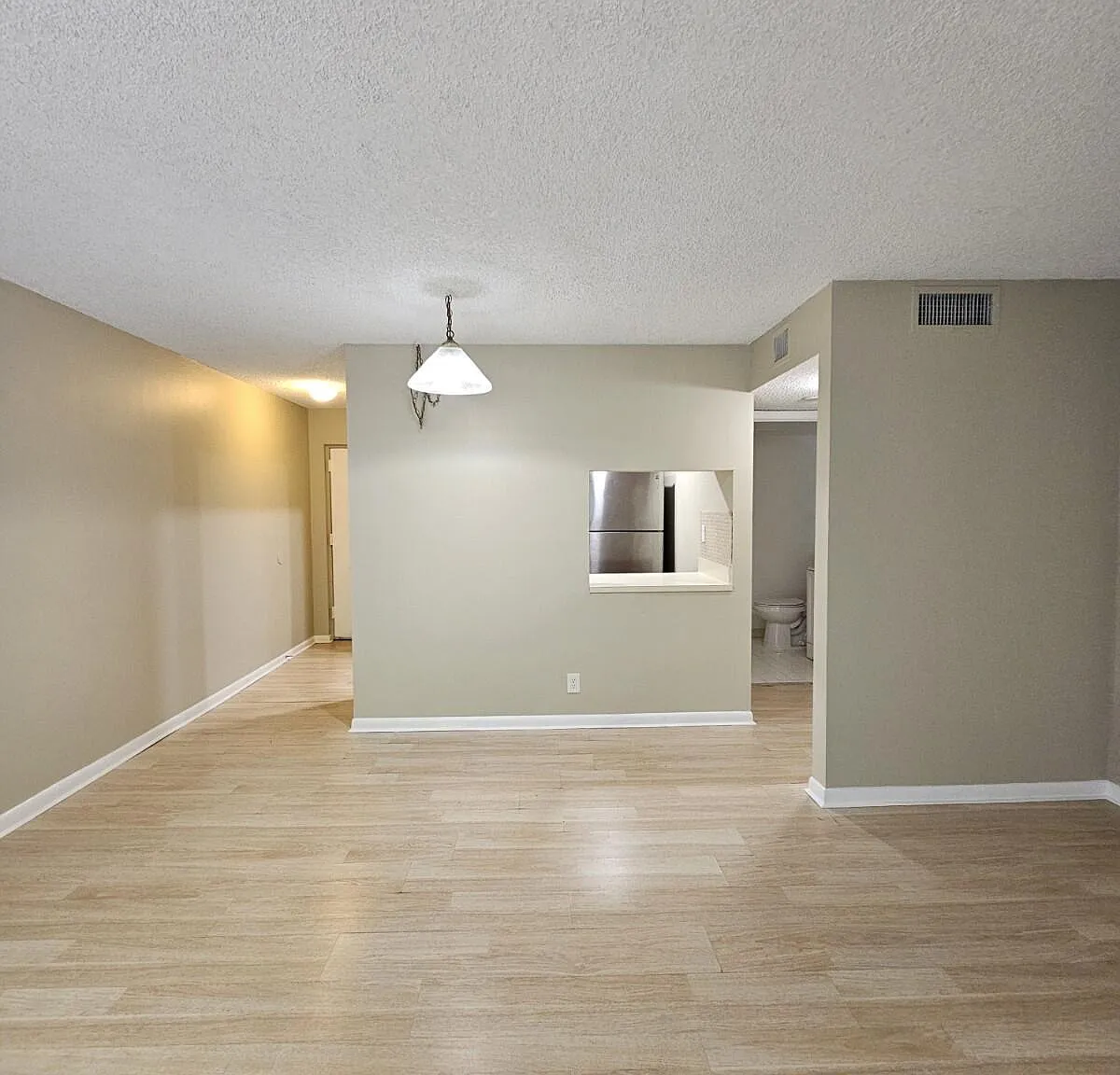 1 bed, 1.5 bath, 720 sqft, $1,600 — Photo 1