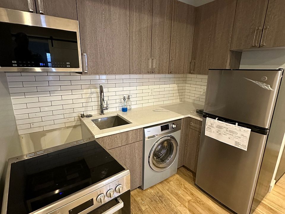 1st image of 698 9th Ave #2D