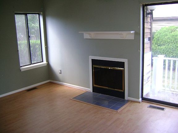 3rd image of 717 Robert Frost Dr