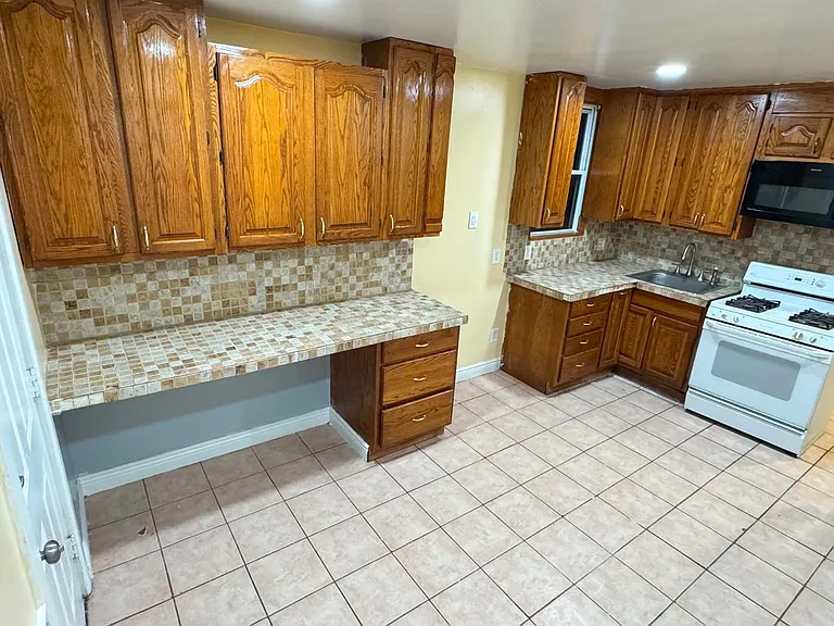 227-229 McBride Ave #2 — Photo 4