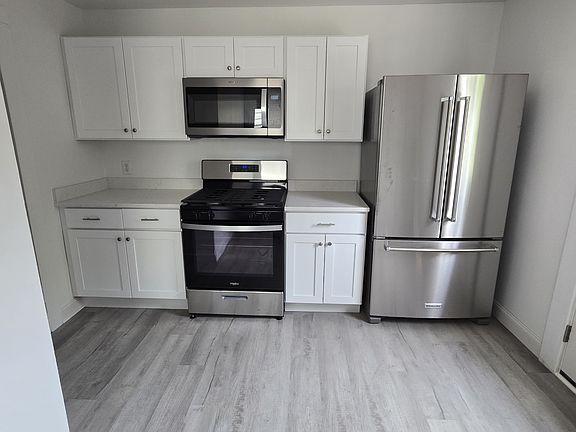 3rd image of 26 Hubbard St