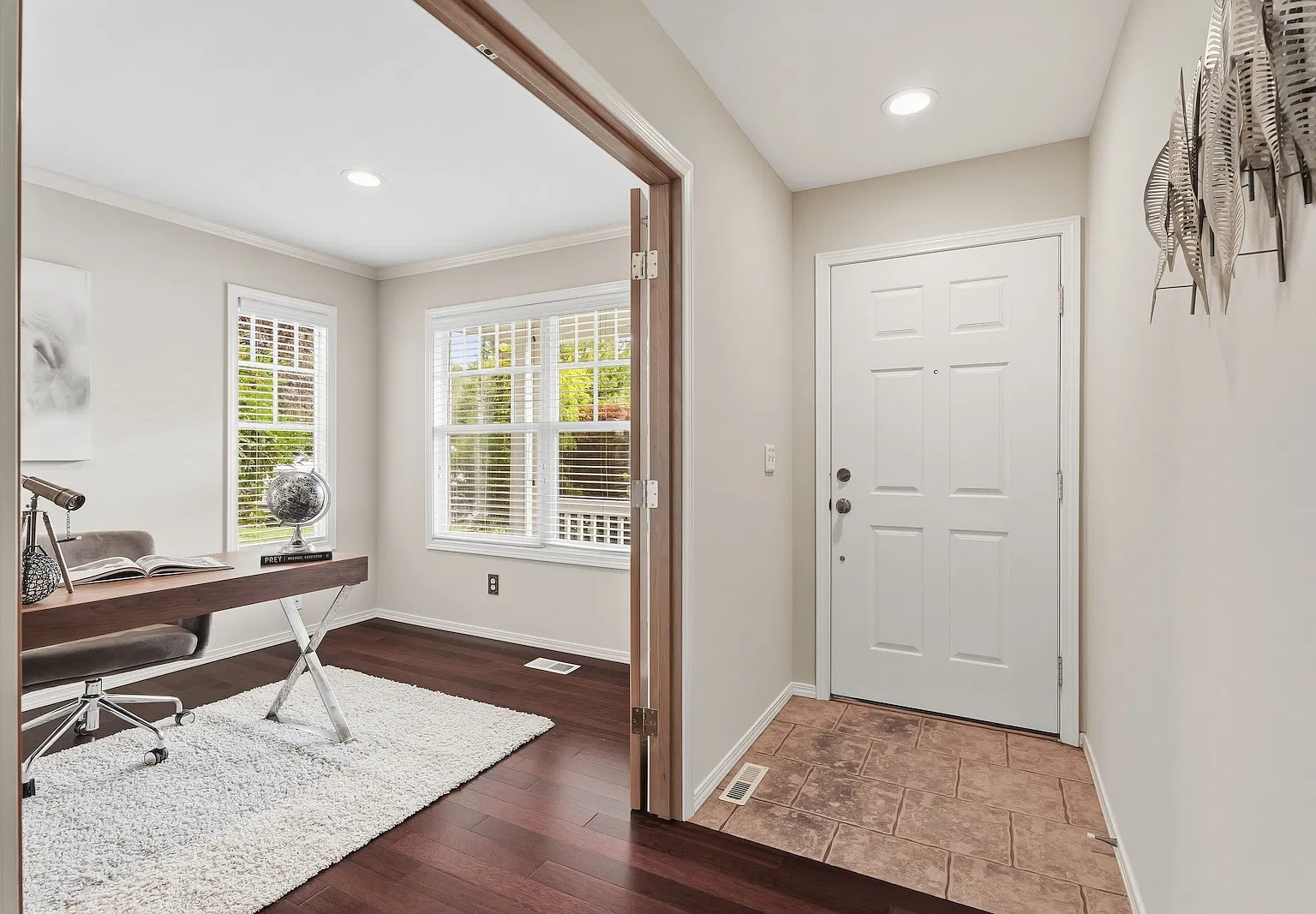 5 bed, 1970 sqft, $3,700 — Photo 3