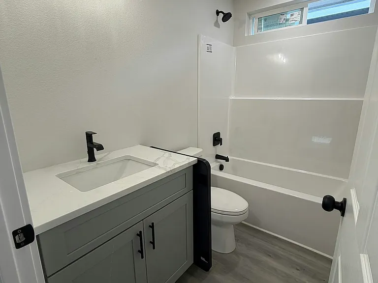 1814 N Coach Ln — Photo 10