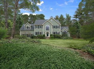 32 Falcon Ridge Dr, Hopkinton, MA 01748