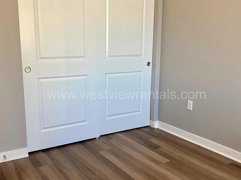 203 E Laurel St — Photo 152