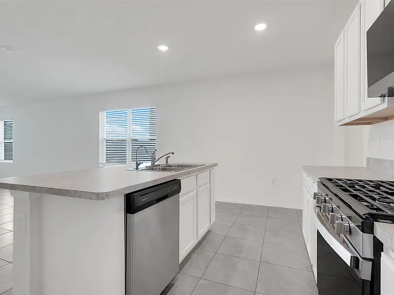 3881 Brant Pl — Photo 14