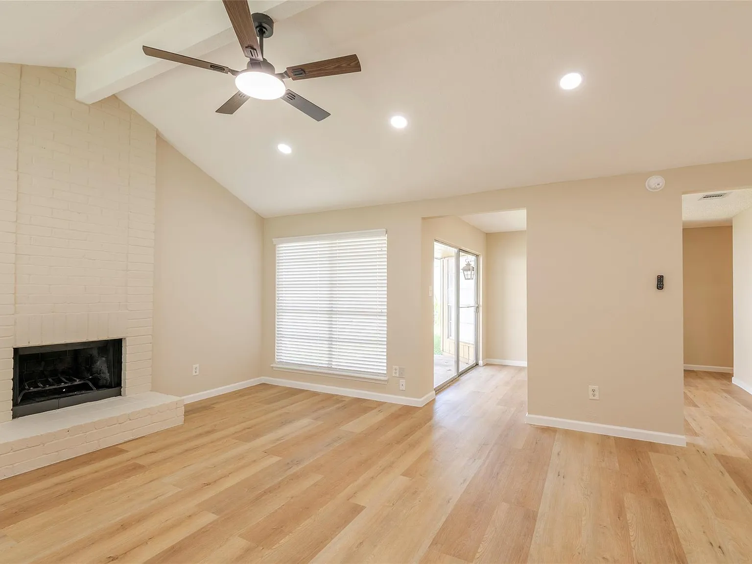 3 bed, 2.0 bath, 1224 sqft, $1,850 — Photo 4