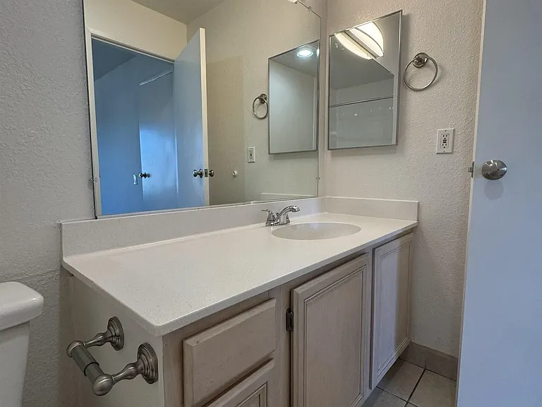 4933 Voltaire St #2 — Photo 11