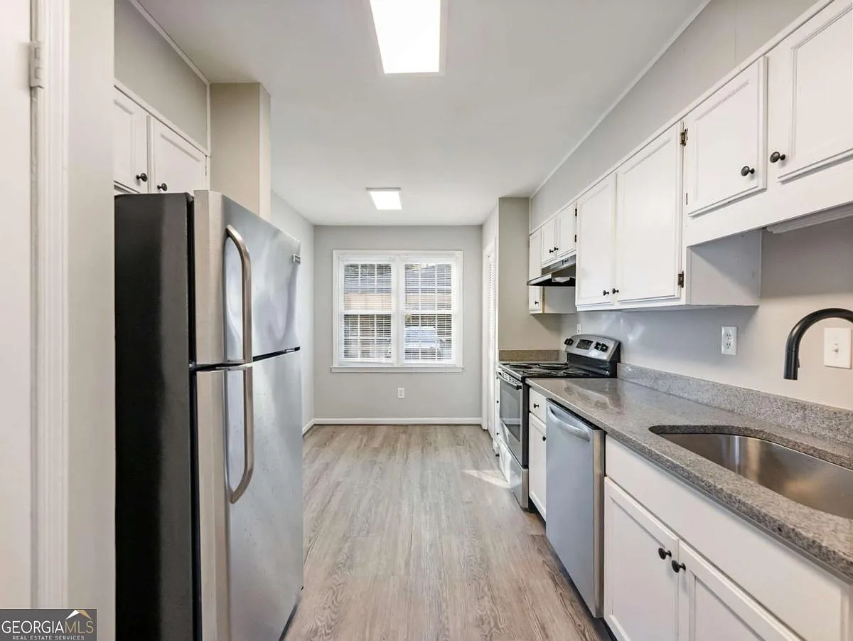 2 bed, 2.5 bath, 1380 sqft, $1,750 — Photo 4