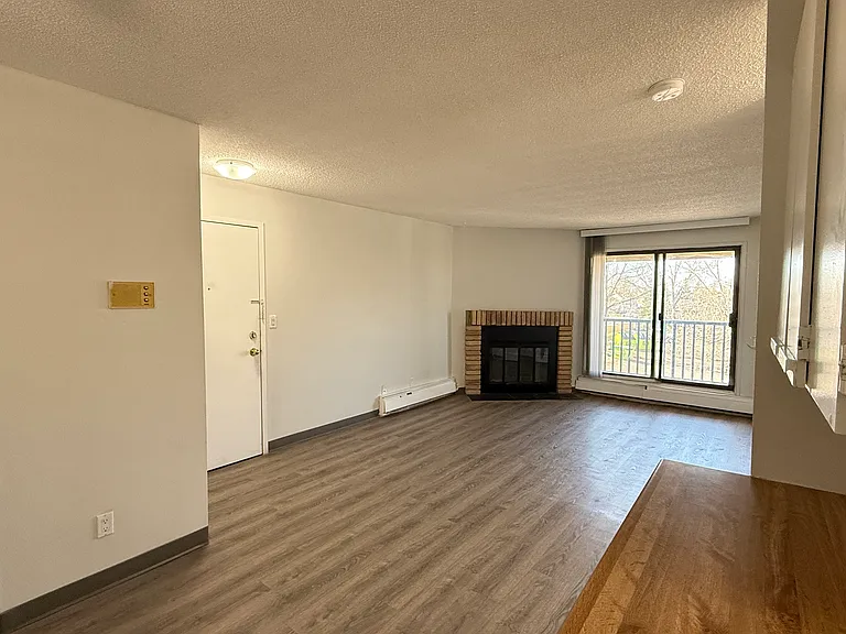 79 Castleridge Dr NE — Photo 5