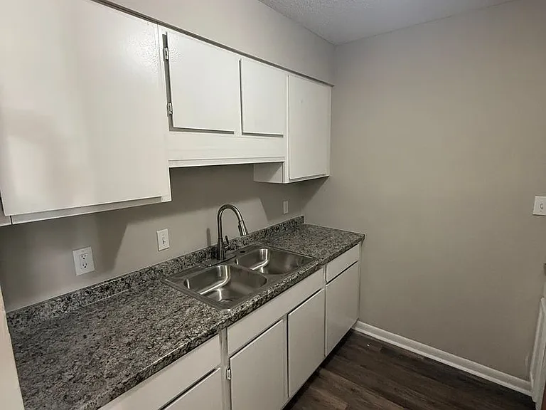 137 Schley Cir — Photo 9