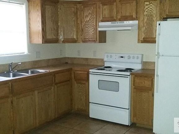4th image of 702 Sonesta Dr APT C