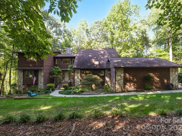 9526 Goldsmith Ln, Mint Hill, NC 28227