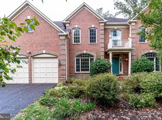 5832 Fitzhugh St, Burke, VA 22015