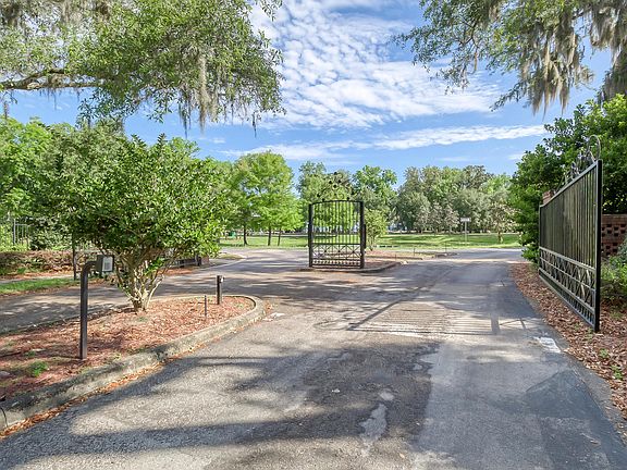 4th image of 4144 Riverview Cir