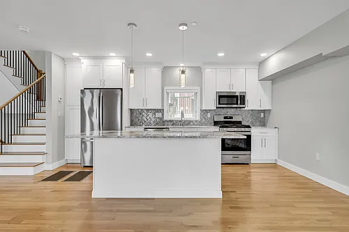 56 Franklin St #B Photo 1
