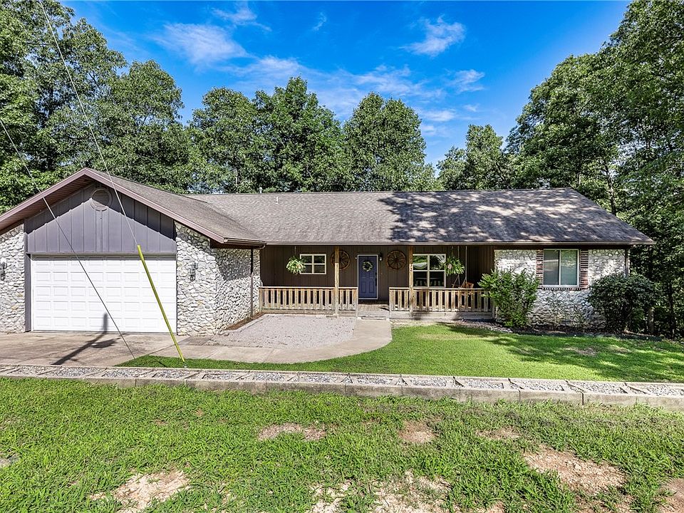 1st image of 32 Saint Austell Dr