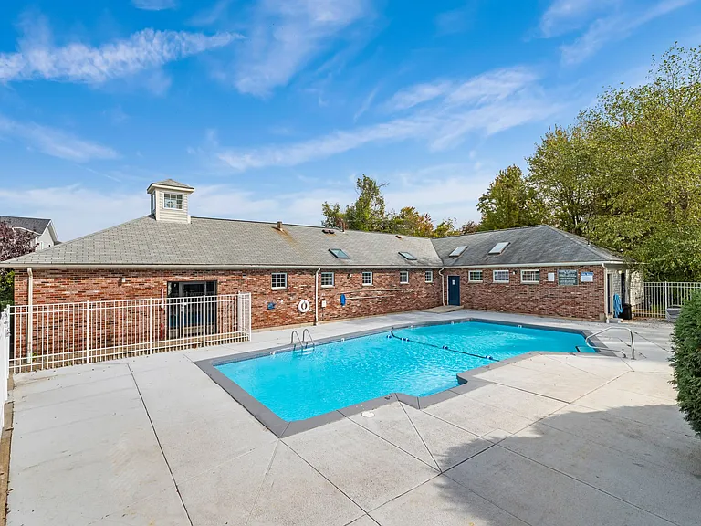 Four Winds Apartments — Photo 33