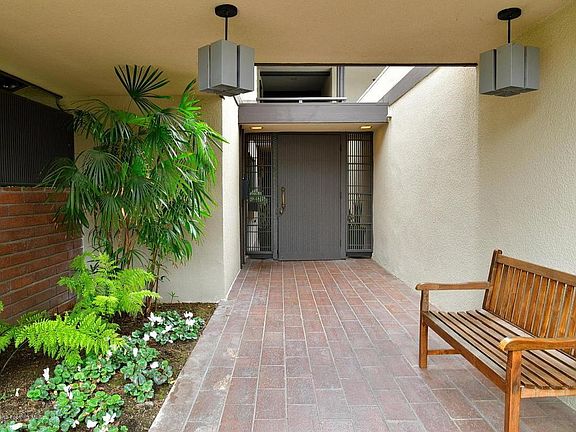 3rd image of 480 S Orange Grove Blvd APT 11