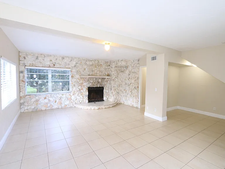 4916 Silver Oak Dr — Photo 6