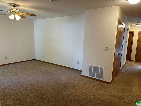 5th image of 1141 Meadow View Ct Unit 2