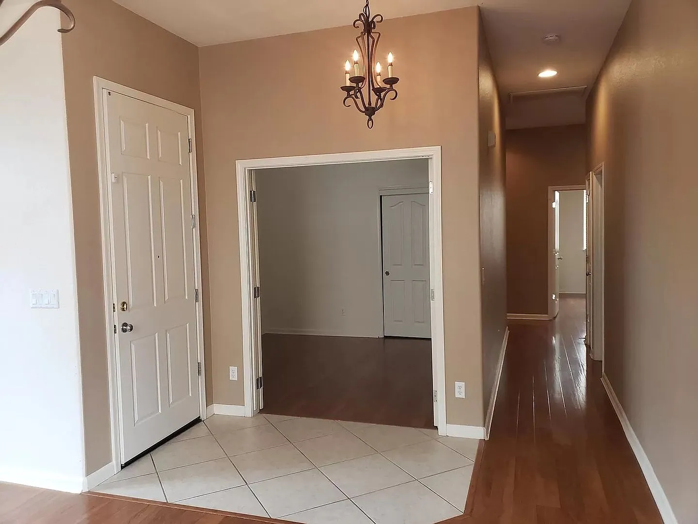 Executive 4 Bedroom, 2 Bath, 1977 sqft. Home for Lease in Anatolia — Photo 4
