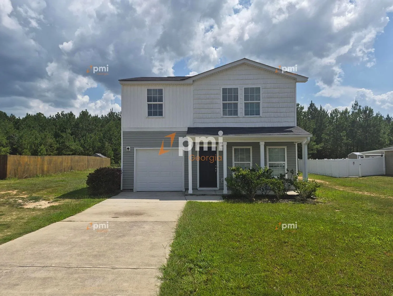 3 bed, 2.5 bath, 1564 sqft, $1,575 — Photo 1