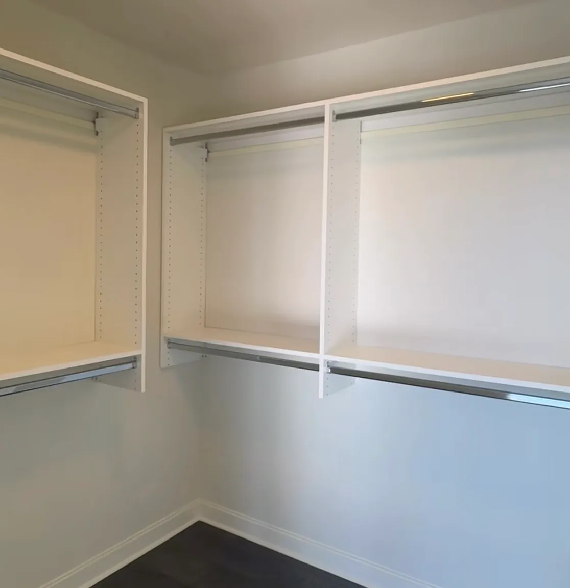 1 bed, 882 sqft, $4,128 — Photo 4