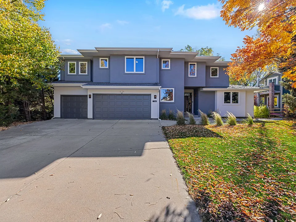 Lake Meadow Dr