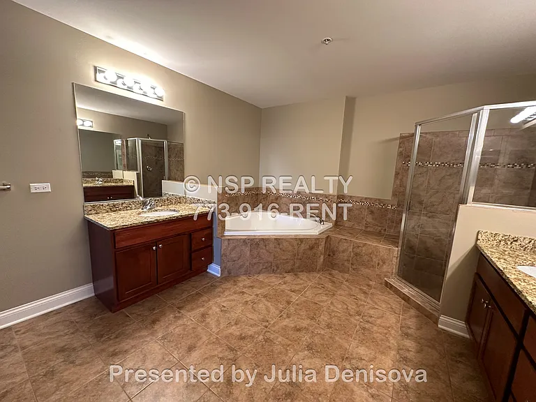2-420 Itasca Pl #322 — Photo 13