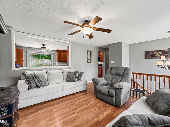 2nd image of 2034 Colonial Cir