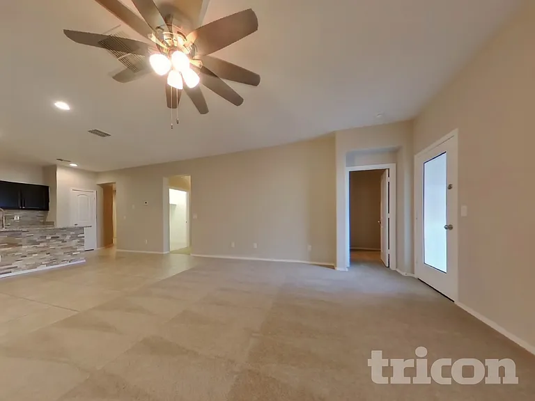 3712 N 310th Ln — Photo 3