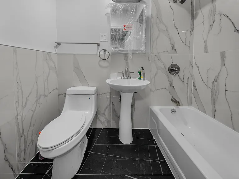 15 Tuttle St #1 — Photo 15