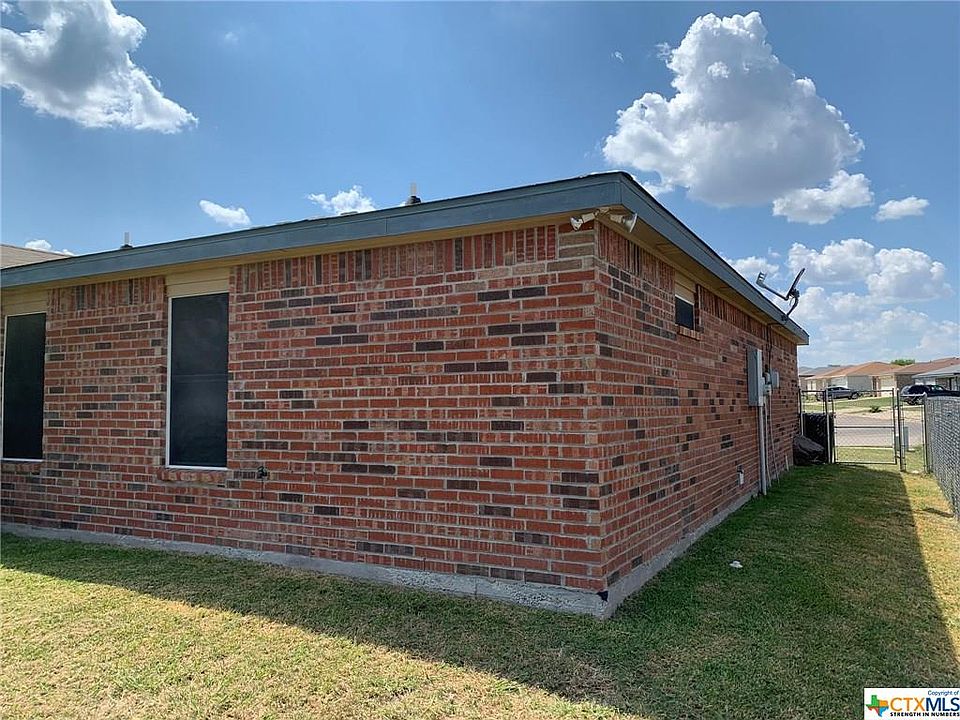 2nd image of 4100 Janelle Ct
