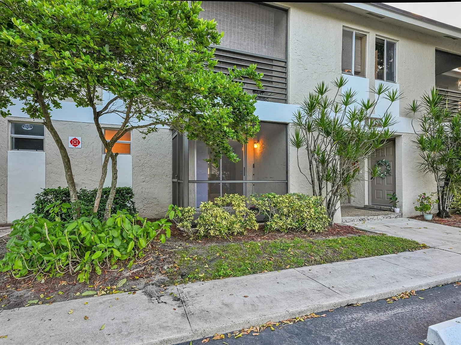 109 Gardens Dr — Photo 1