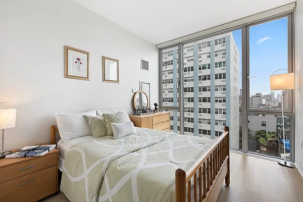 Rented by Compass | media 11