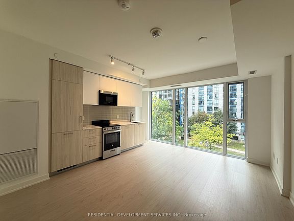 4th image of 65 Mutual St #408
